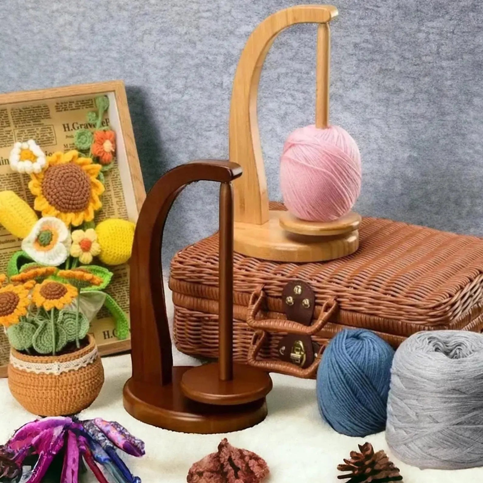 Magnetic Wooden Yarn Holder – Smooth, Tangle-Free Knitting &Crochet